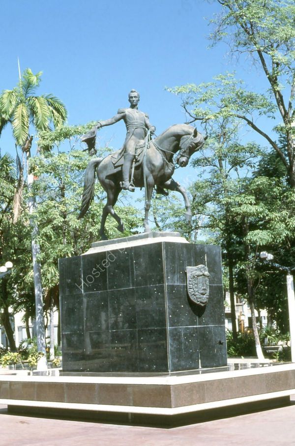 Statue of Simon Bolivar, Simon Bolivar Square, Maracaibo
